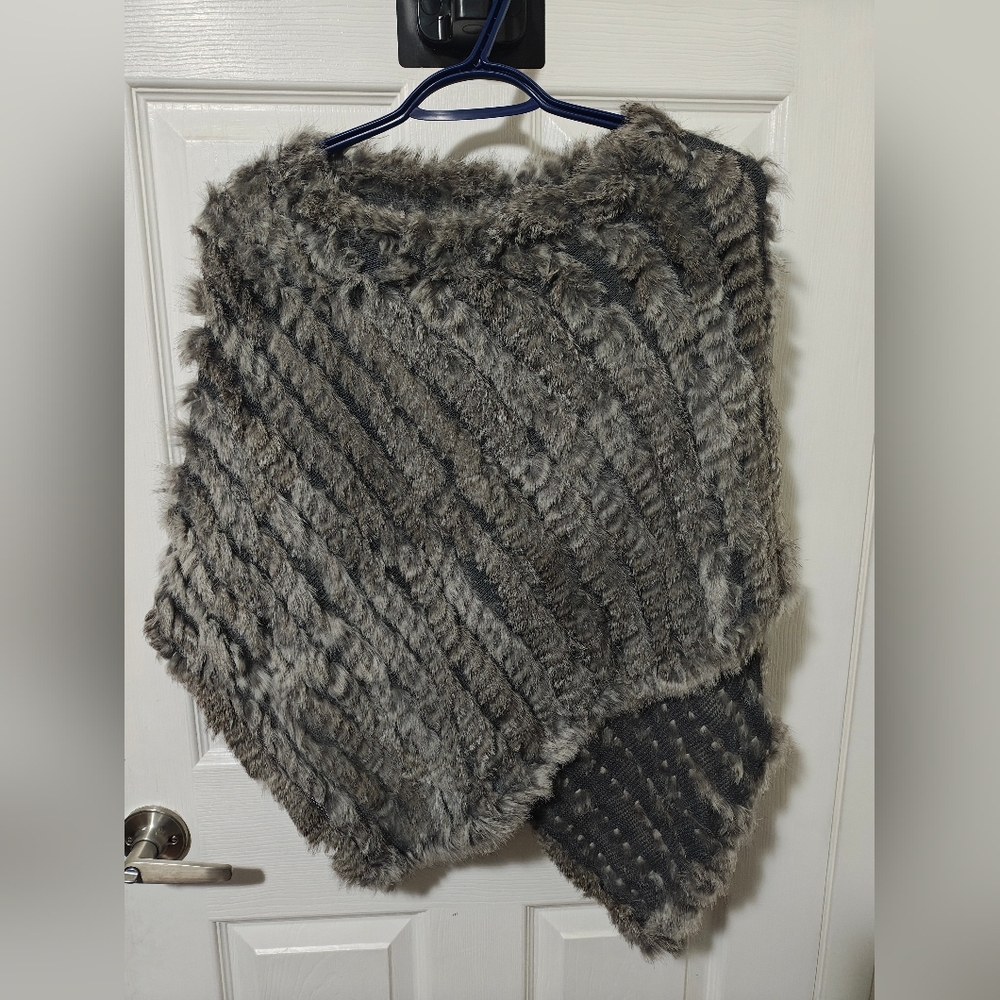 Elegant Gray Faux Fur Women's Poncho